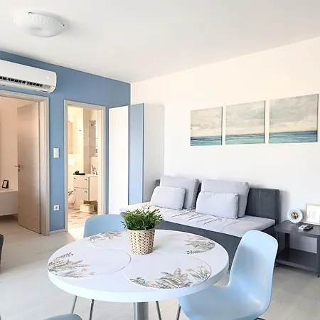 B7 Apartment *